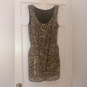 Sleeveless short dress